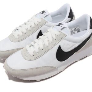 Nike Women's Daybreak 'White Black'
Sneaker (CK2351 111) Sz 8